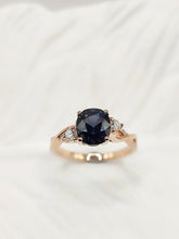 Load image into Gallery viewer, Greyish Blue Spinel
