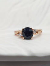 Load image into Gallery viewer, Greyish Blue Spinel
